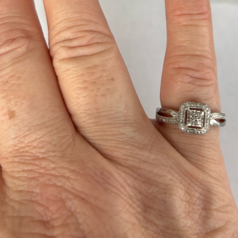 Elegant Silver Diamond Ring Set